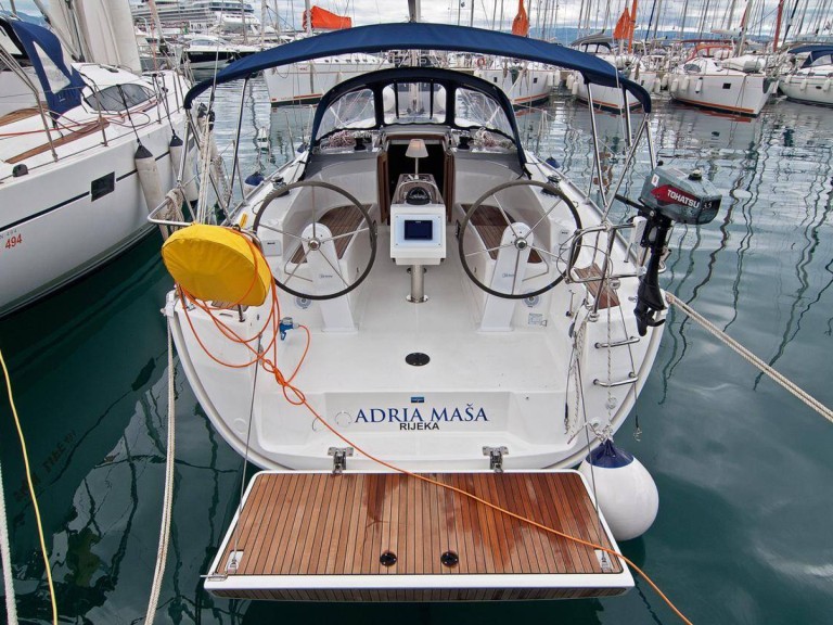 Yacht charter Split - Bavaria Cruiser 34 on SamBoat