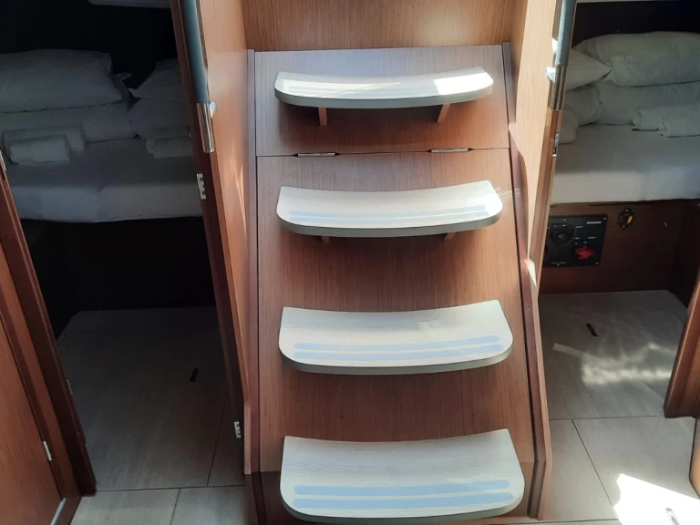 Charter a Bénéteau Oceanis 40.1 in Split on Samboat