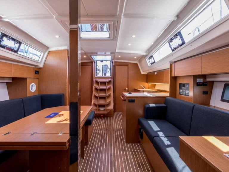 Yacht charter Split - Bavaria Bavaria C42 on SamBoat