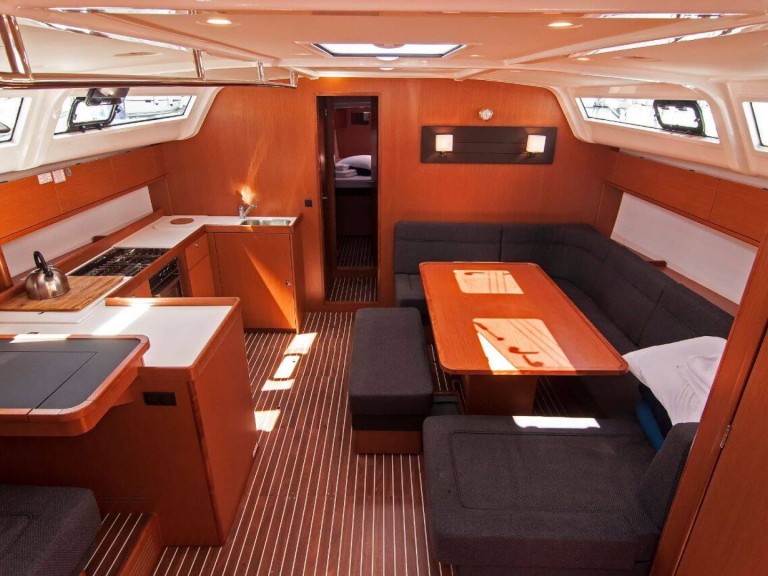 Yacht charter Split - Bavaria Cruiser 51 on SamBoat