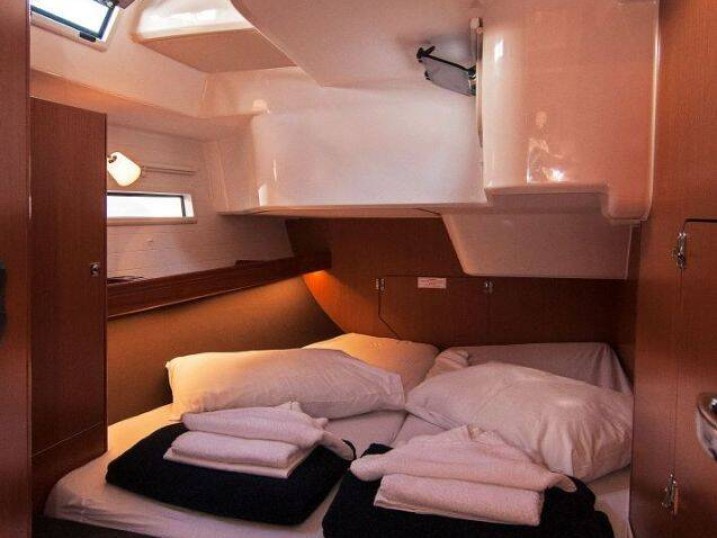 Yacht hire Split cheap Cruiser 51