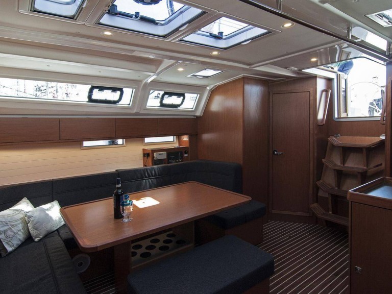 Sailboat to hire Split at the best price