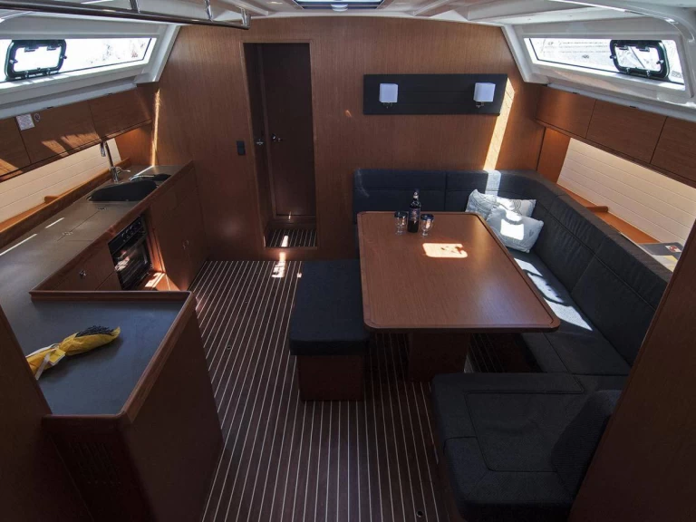 Yacht charter Split - Bavaria Cruiser 46 on SamBoat