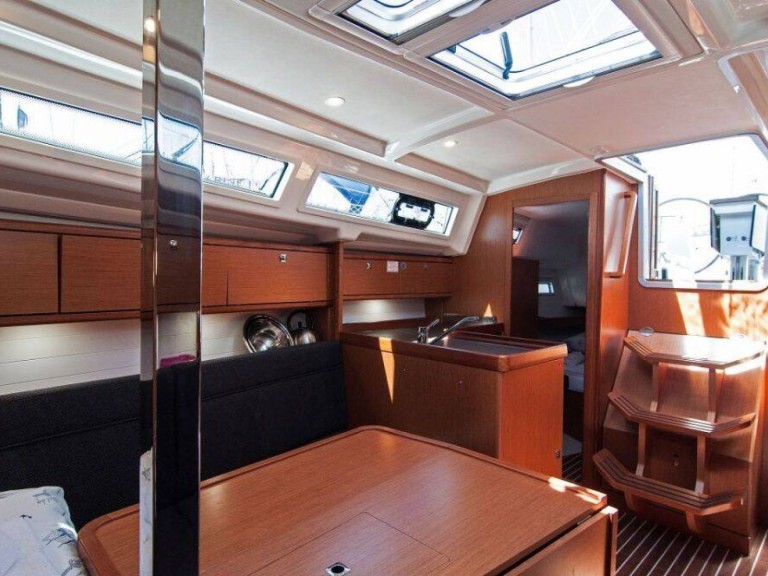 Hire a Bavaria Cruiser 34 Split