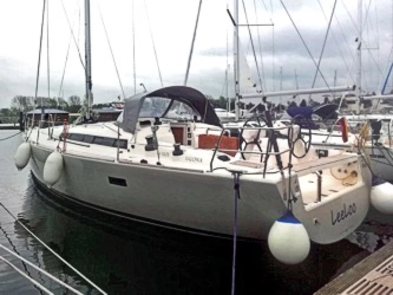 Hire Sailboat Salona with a boat licence