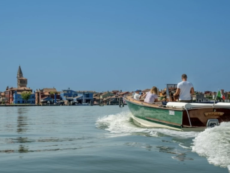 Yacht hire Venice cheap Open