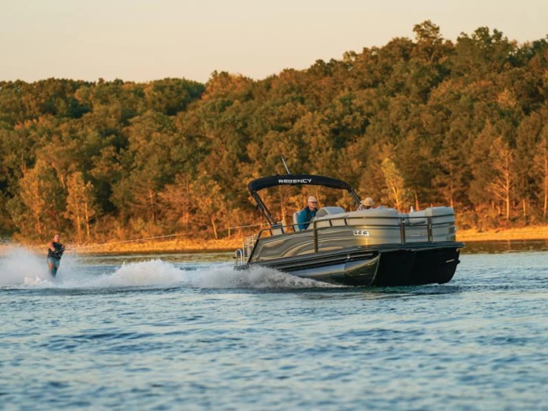 regency 230 charter bareboat or skippered in  Sanguinet