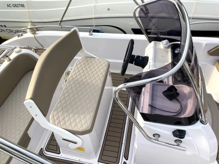 Hire Motorboat with or without skipper Ranieri Sanguinet