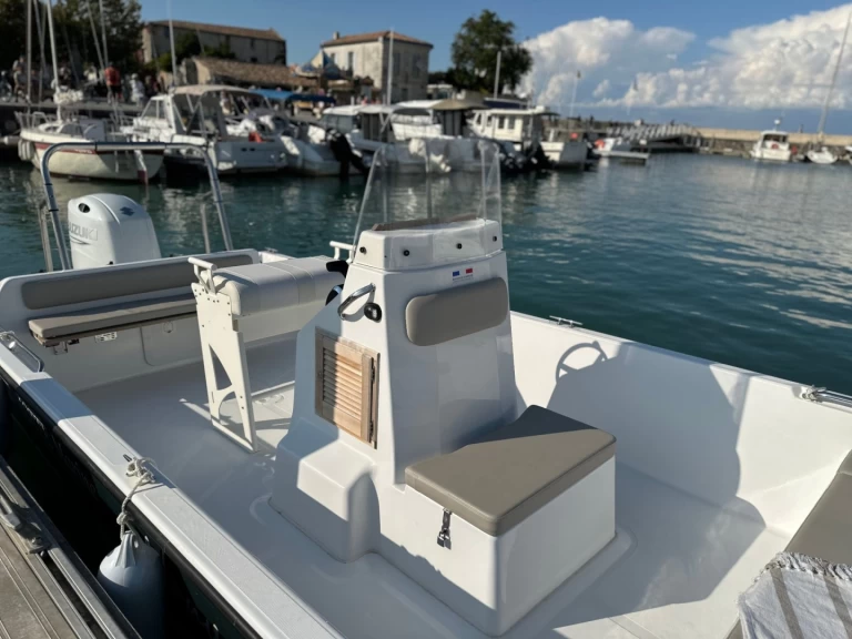 Cn-Cap-Ferret SEAWEED 675 charter bareboat or skippered in  Port de La Flotte