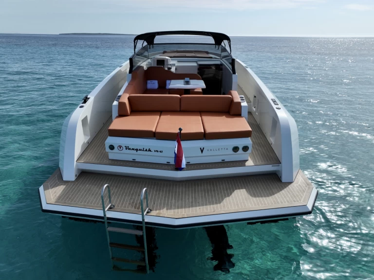 Charter a Vanquish VQ 45 in Ibiza Town on Samboat