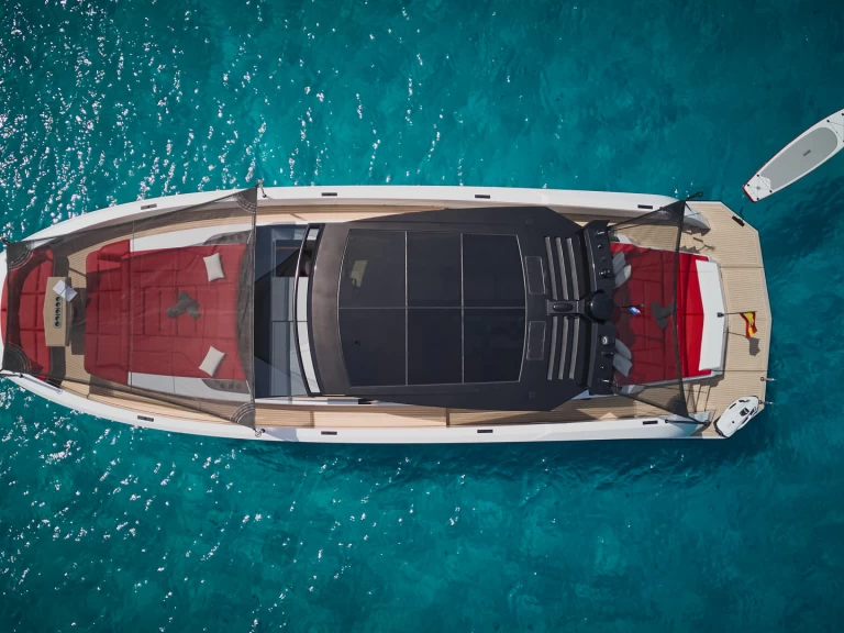 Charter a Vanquish VQ58 Real Diva in Ibiza Town on Samboat