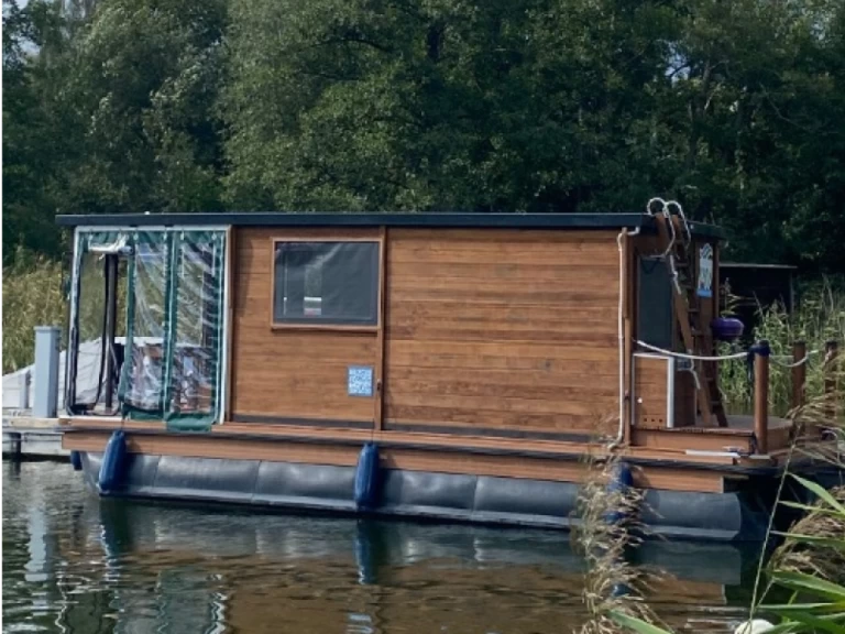 Charter a Floss D7 in Priepert on Samboat