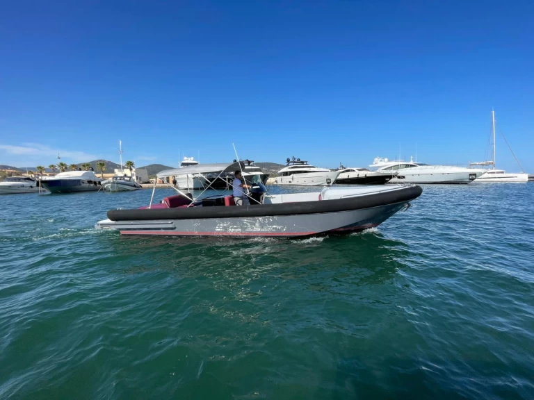 Motorboat to hire Port de Cannes Marina at the best price