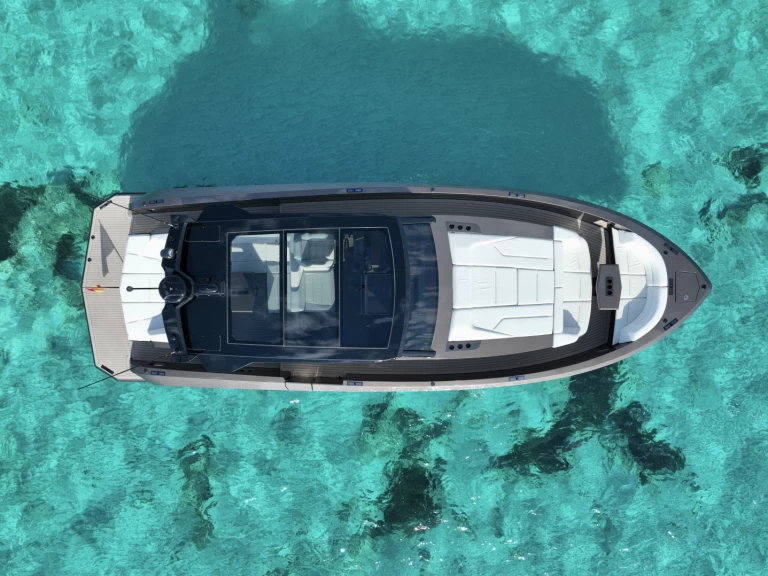 Yacht hire Ibiza Town cheap VQ45 T Top