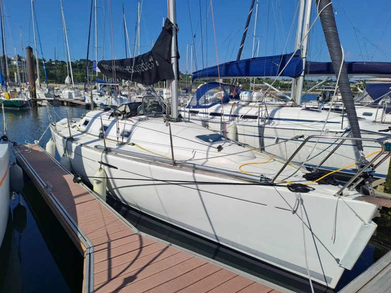 Hire Sailboat with or without skipper Bénéteau Concarneau