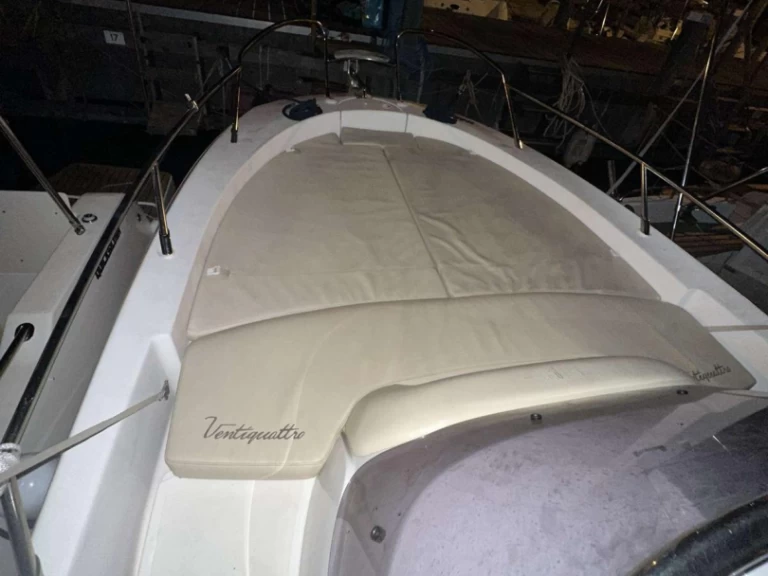 Yacht hire Mandelieu-la-Napoule cheap Kay largo 24