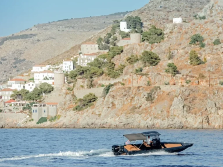 RIB hire in Hydra - Oceanic 930
