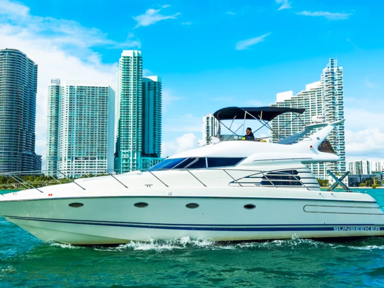 Hire a Sunseeker Manhattan 50 Miami