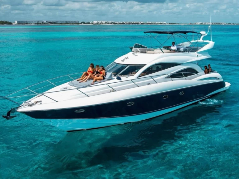 Hire Luxury Yacht Sunseeker with a boat licence
