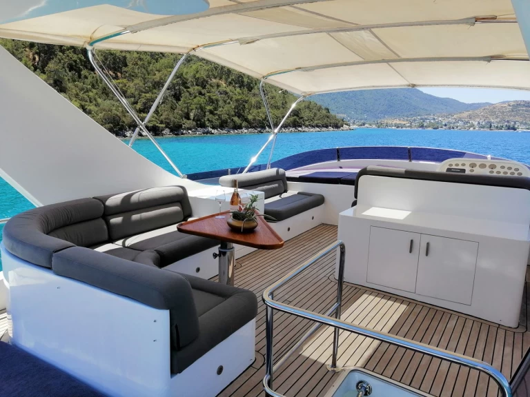Luxury Yacht to hire Beşiktaş at the best price