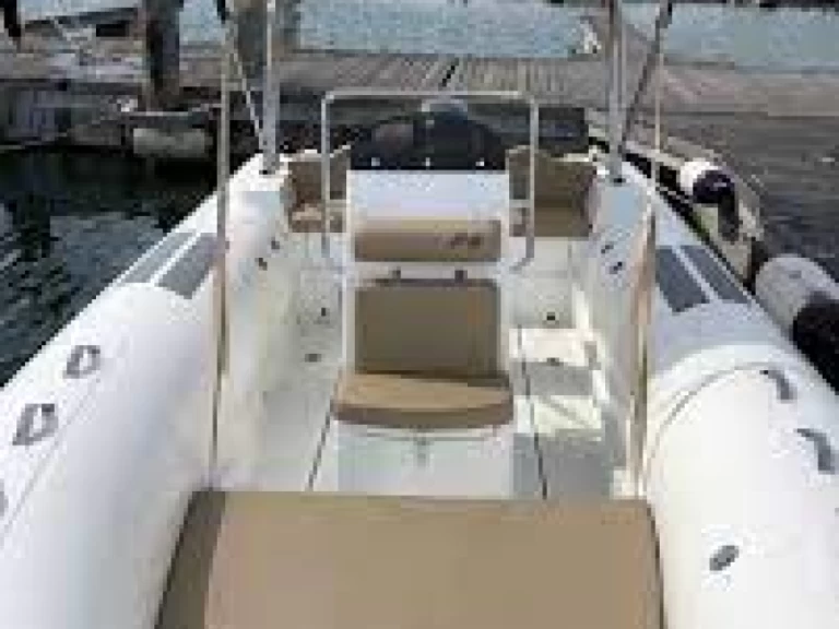 Hire RIB Doriano Marine with a boat licence