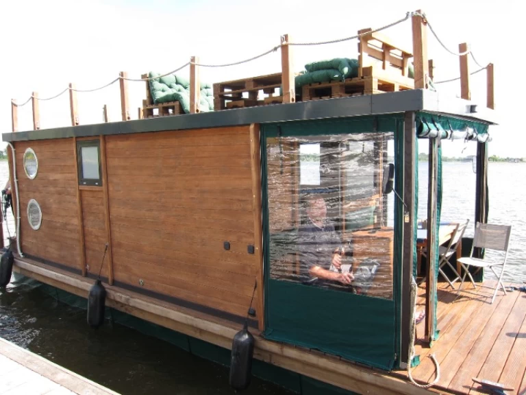 Yacht charter Wesenberg - Floss D9-Style on SamBoat