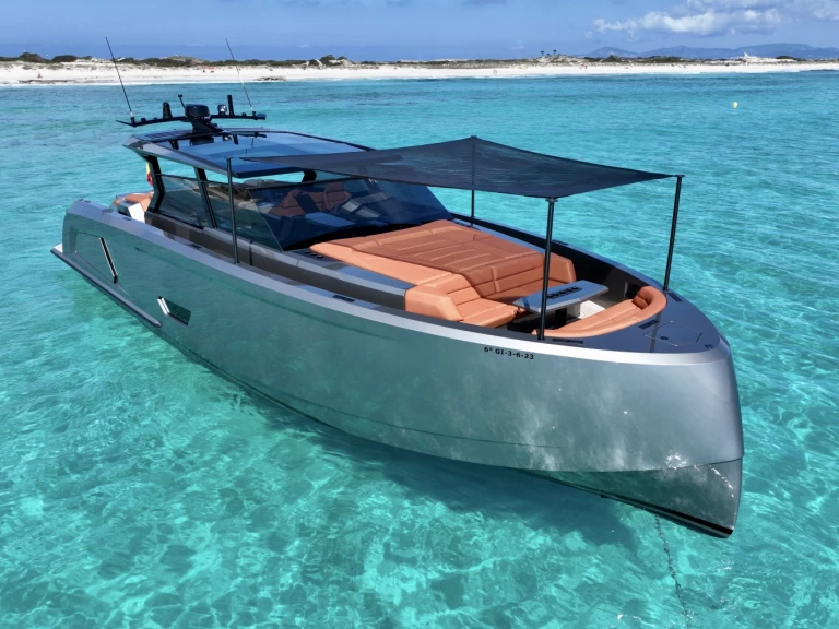 Hire Motorboat with or without skipper Vanquish Ibiza Town