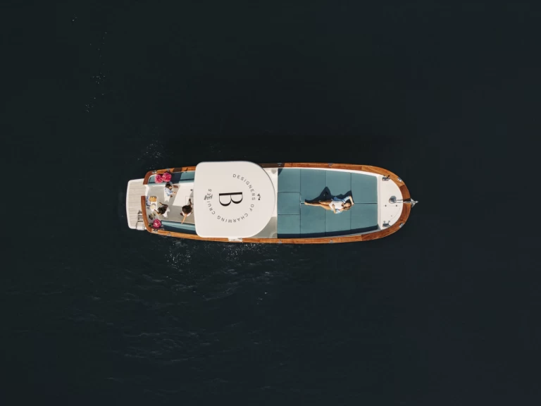 Motorboat hire in Amalfi - Gozzo FPJ FPT-F4AE0686*Q