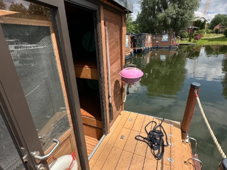 Floss D9 charter bareboat or skippered in  Wolziger See