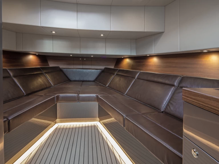 Yacht charter Ibiza Town - Vanquish VQ52 - CASA ATLANTIS on SamBoat