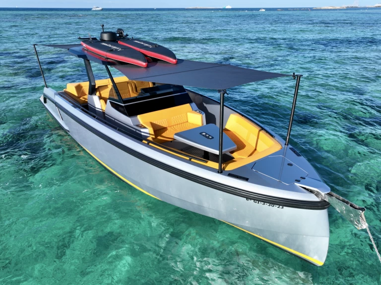 Hire Motorboat with or without skipper Vanquish Ibiza Town