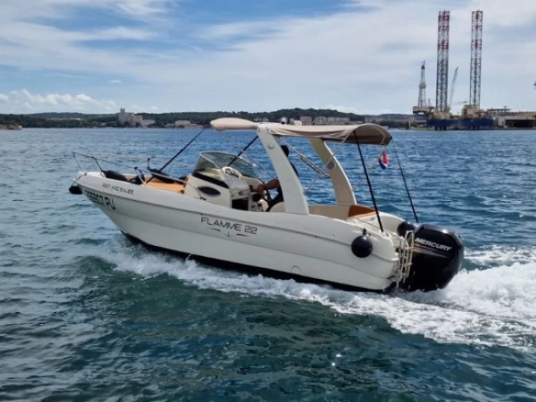 Motorboat to hire Poreč at the best price