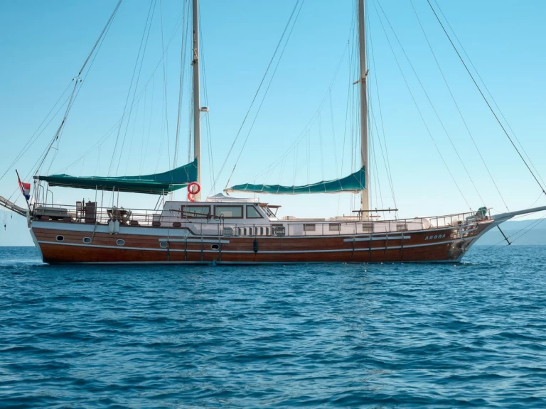 Yacht charter Krilo - Custom Made Agora on SamBoat