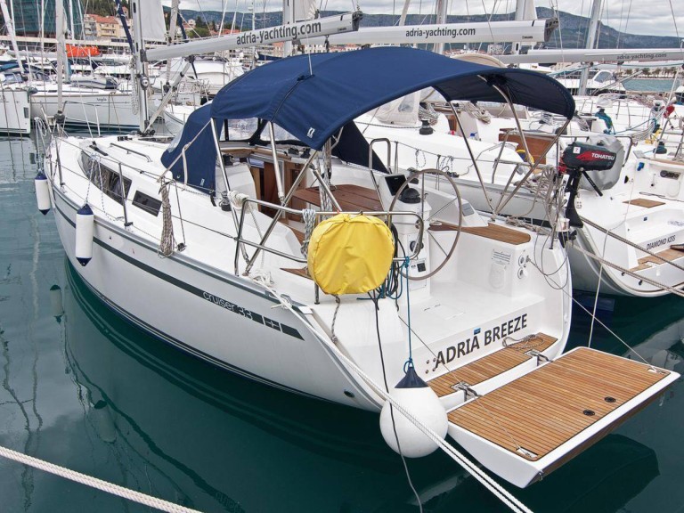 Hire a Bavaria Cruiser 33 Split