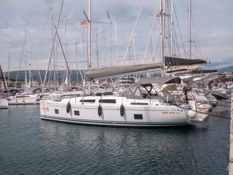 Charter a Hanse Hanse 418 in Split on Samboat