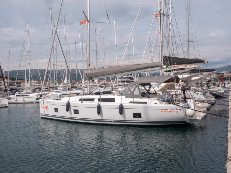 Charter a Hanse Hanse 418 in Split on Samboat
