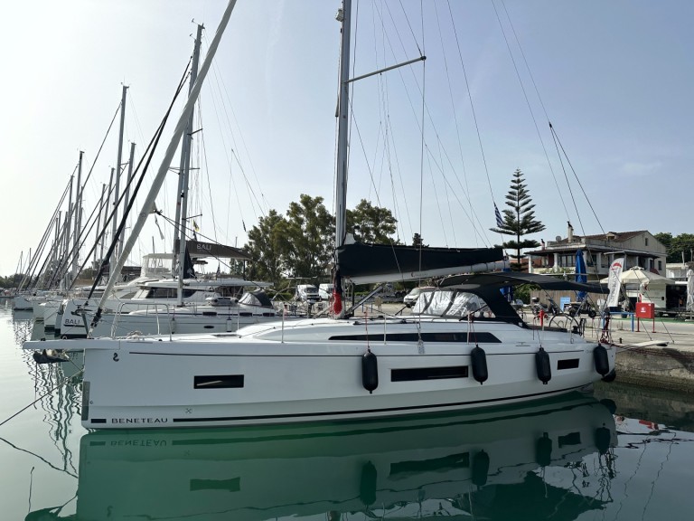 Hire Sailboat Bénéteau with a boat licence
