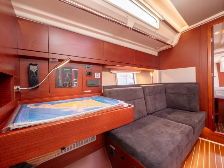 Sailboat to hire Split at the best price