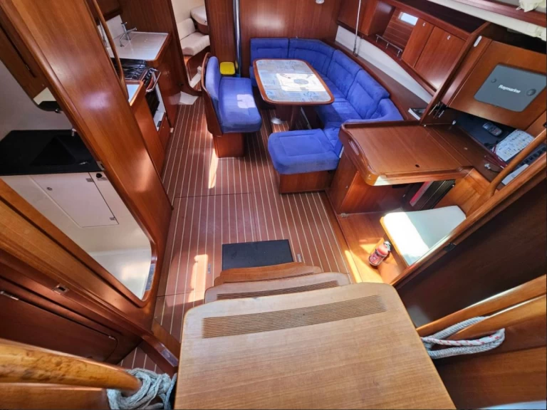 Dufour Dufour 425 Grand Large charter bareboat or skippered in  Arzon