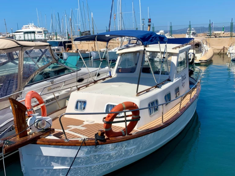 Motorboat hire in Palma de Mallorca - Menorquin-Yachts Conquisrtador 43