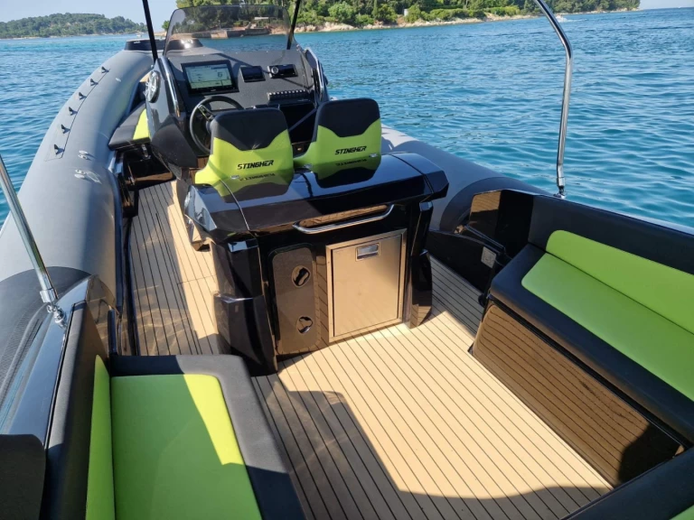 Hire a Stingher 32 GT Rovinj