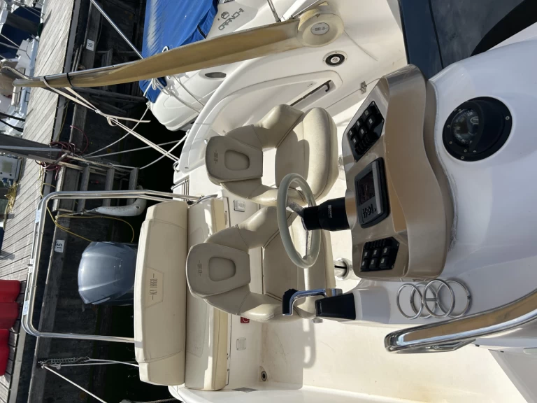 Yacht hire Mandelieu-la-Napoule cheap Key Largo 24