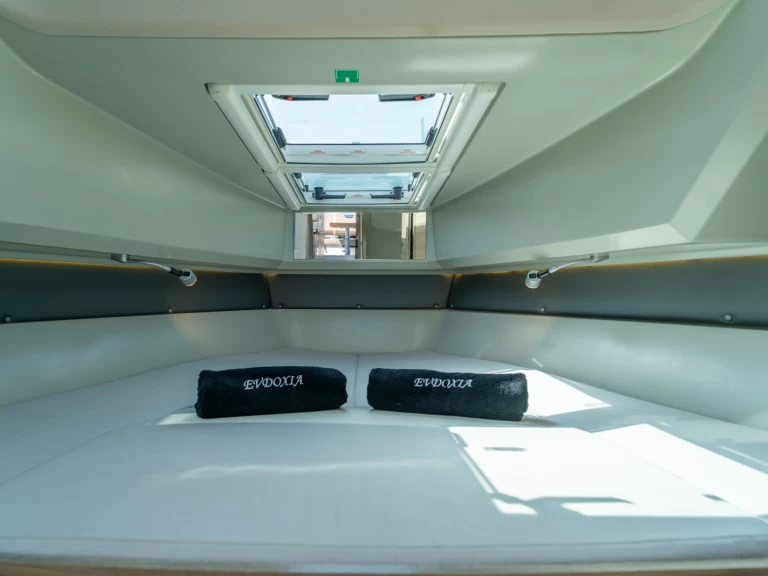 Motorboat hire in Athens - Saxdor Saxdor 320 GTC