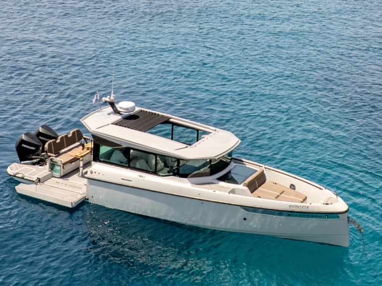 Yacht hire Athens cheap Saxdor 320 GTC