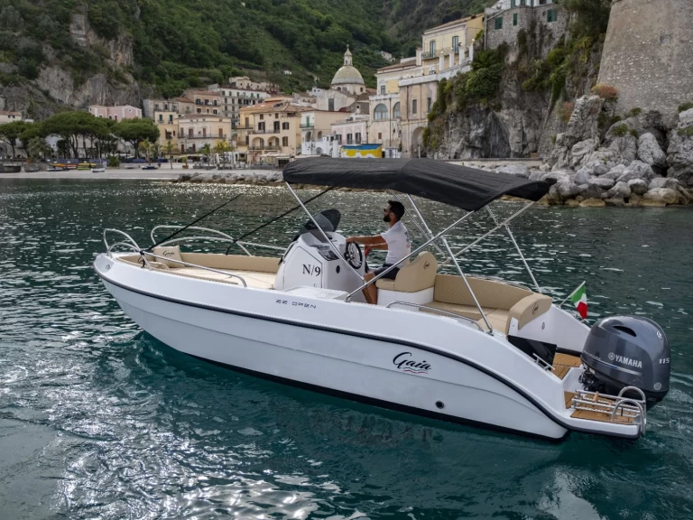 Charter a Terminal Boat 18 in Cetara on Samboat