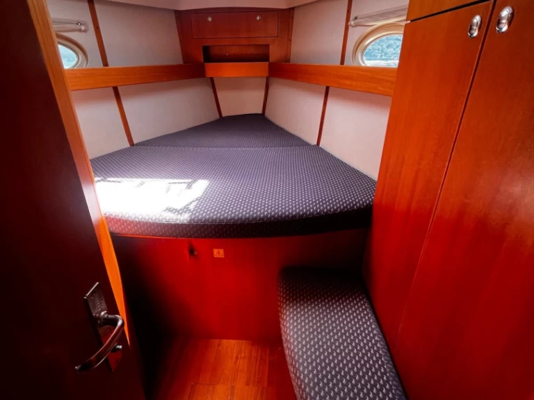 Hire Sailboat with or without skipper Elan Fezzano