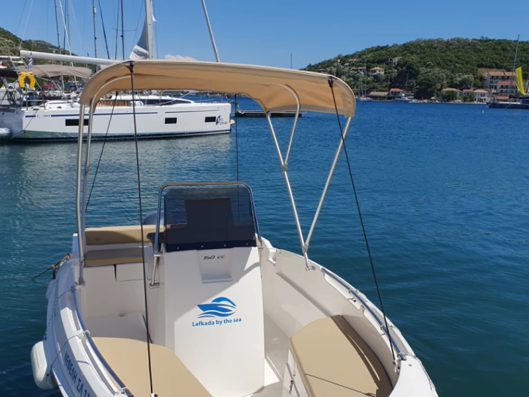 Motorboat to hire Órmos Sívota at the best price
