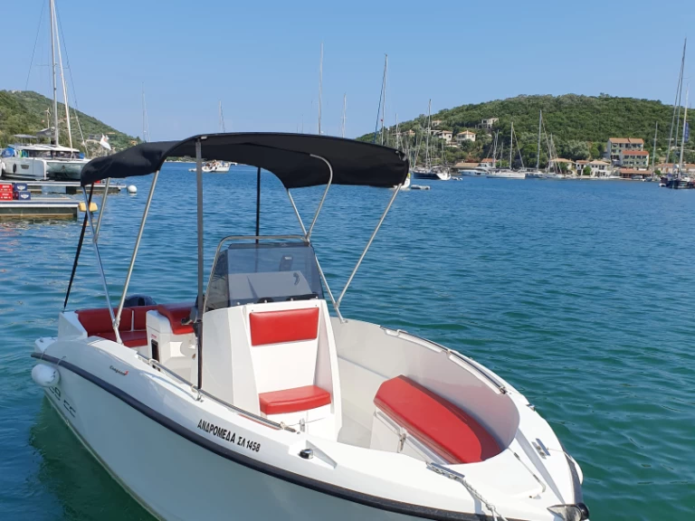 Hire a Compass 165cc Órmos Sívota