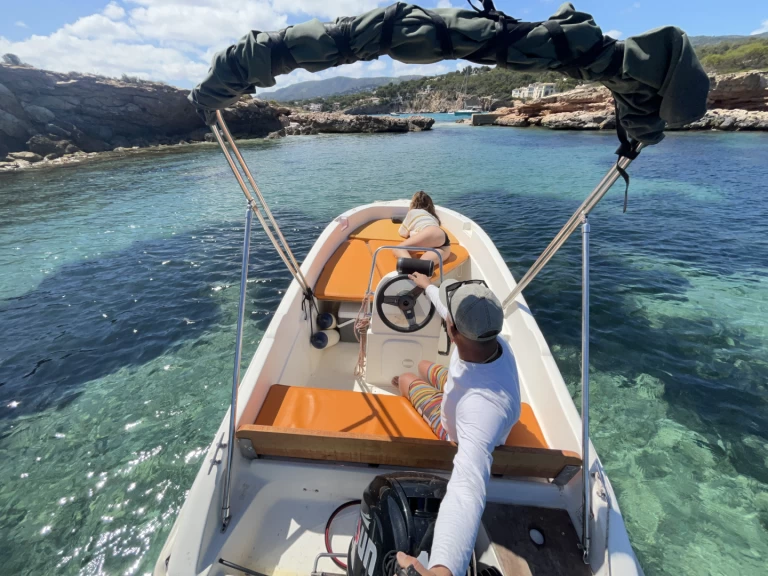 Hire a Compass GT 400 Palma de Mallorca