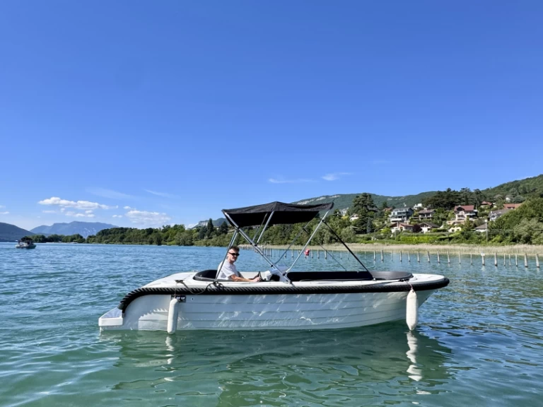 Motorboat to hire Aix-les-Bains at the best price